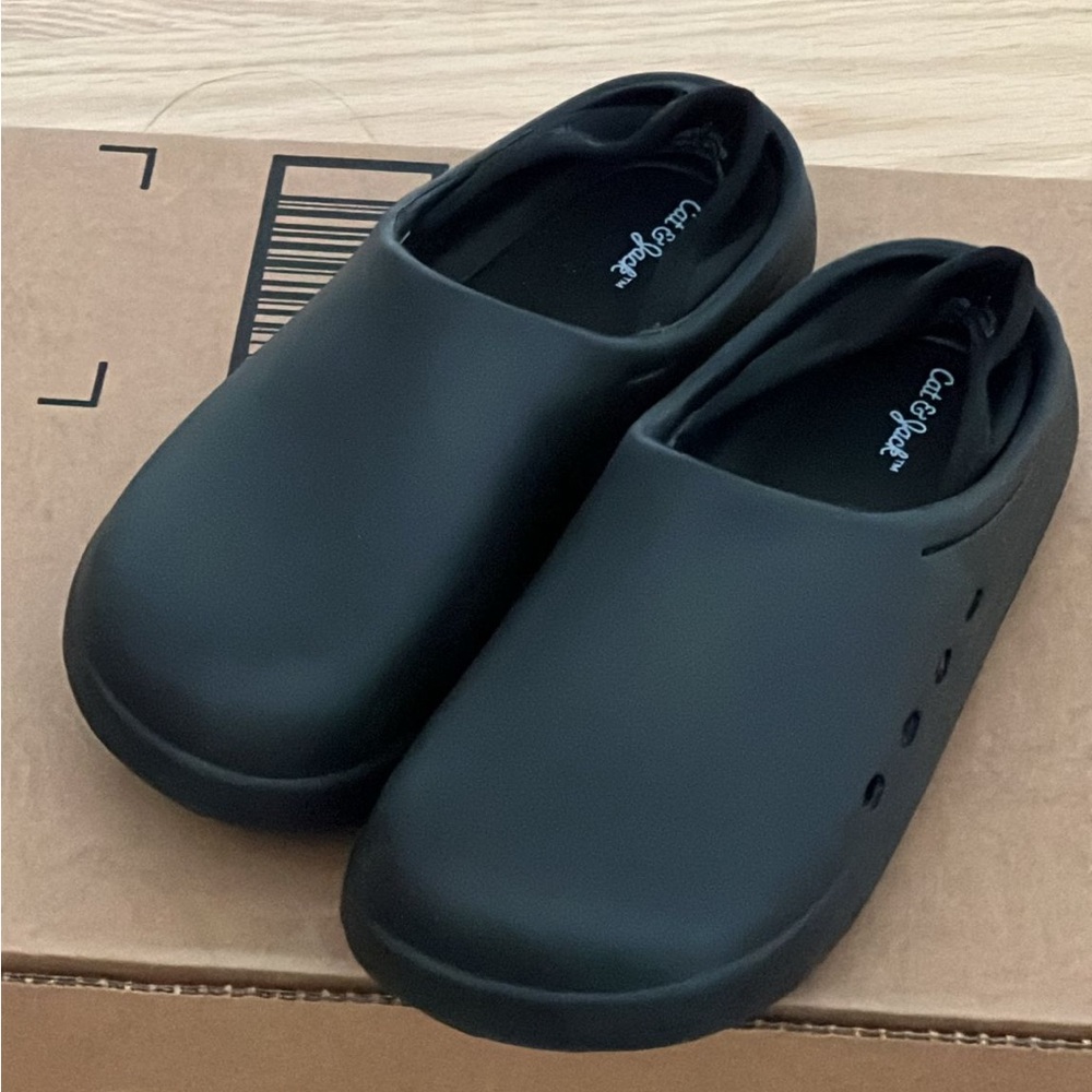 Size 11 boy shoes